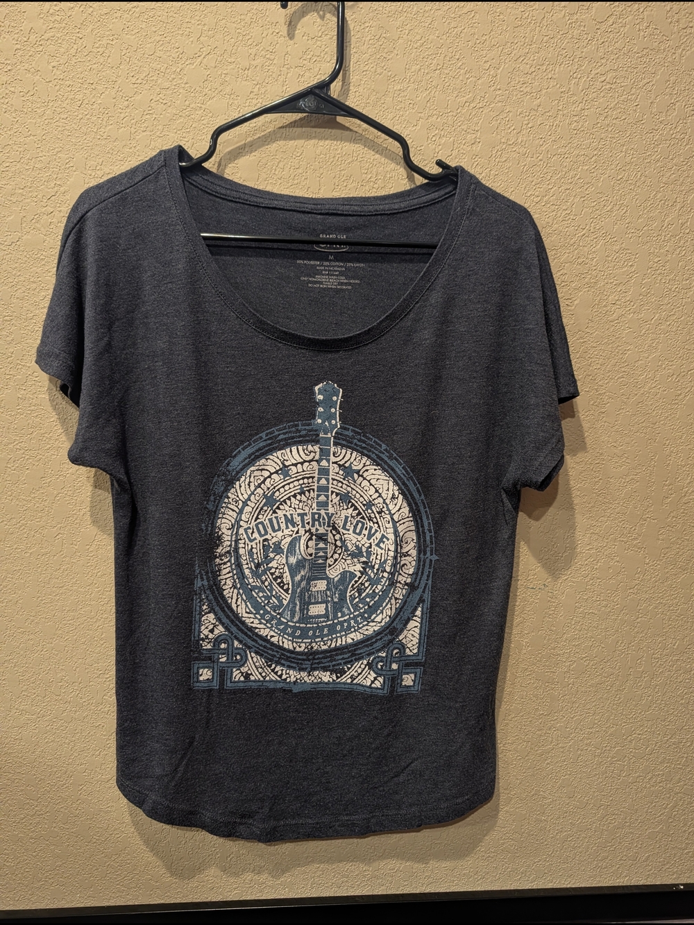 Country Love Scoop Neck Graphic Tee - Dark Charcoal Guitar Grand Ole Opry